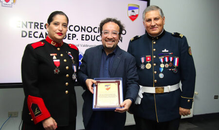 Escuela de Bomberos de Temuco celebra su sexto aniversario con firma de convenios entre la UFRO y CONAF