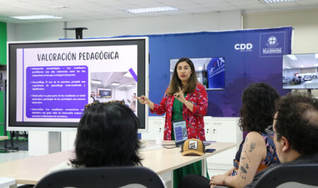 Innovación pedagógica con realidad virtual fortalece competencias comunicativas en futuros docentes UFRO